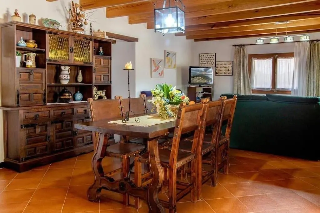 Traditional Majorcan Villa By Renthousing Pollenca Spain